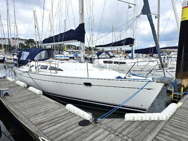 Jeanneau Sun Odyssey 37 Jeanneau Sun Odyssey 37 for sale with BJ Marine