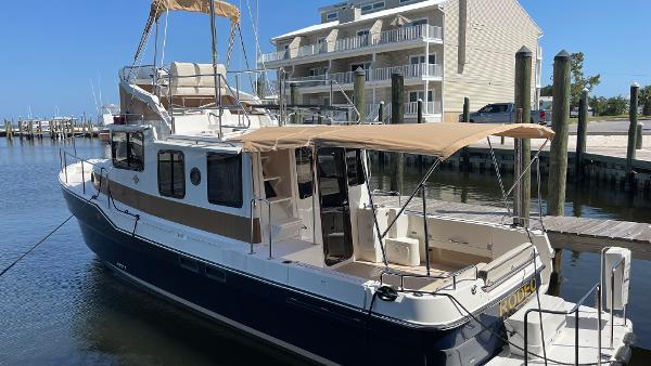 2015 Ranger Tugs R-31 CB