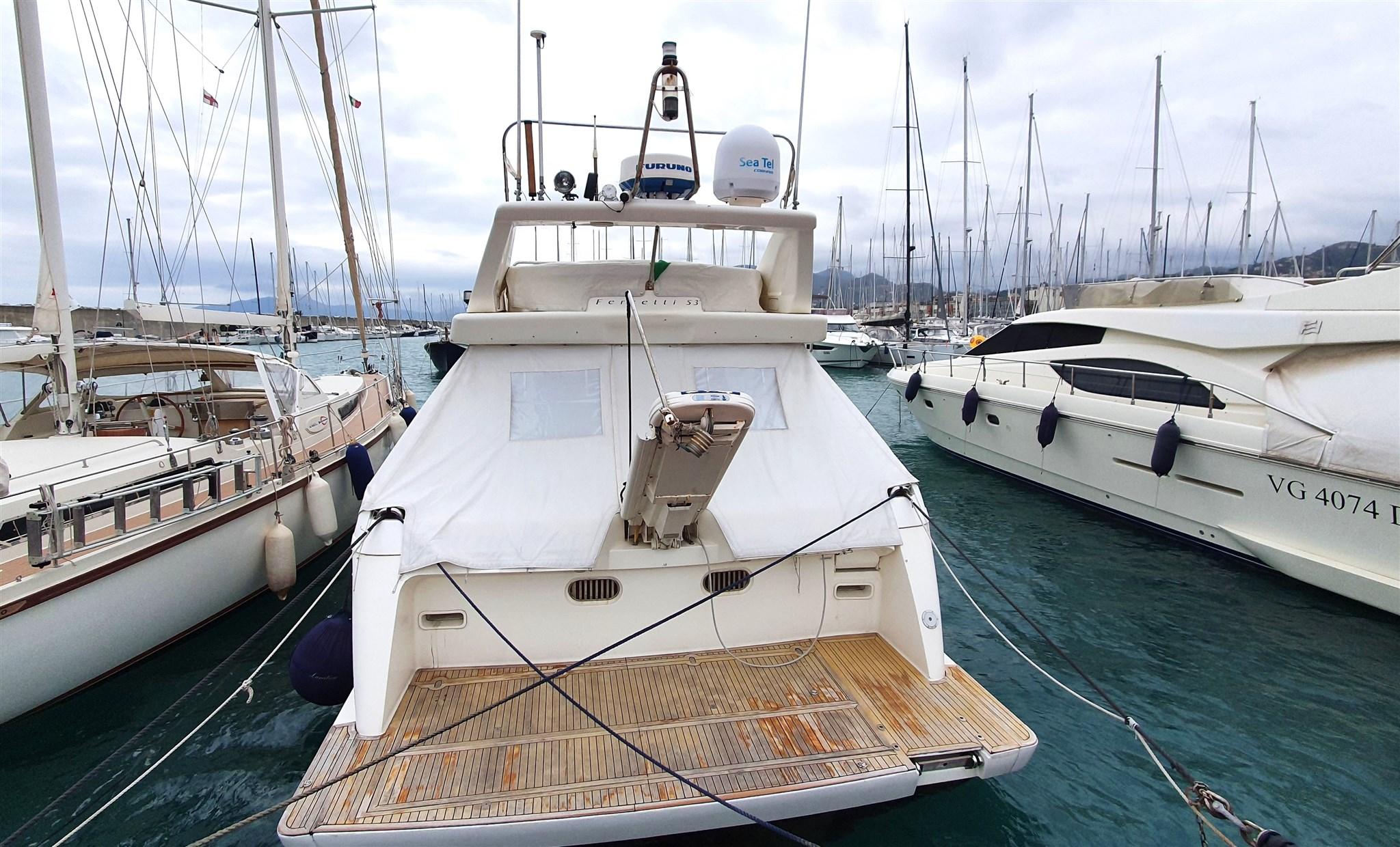 2000 Ferretti Yachts 53