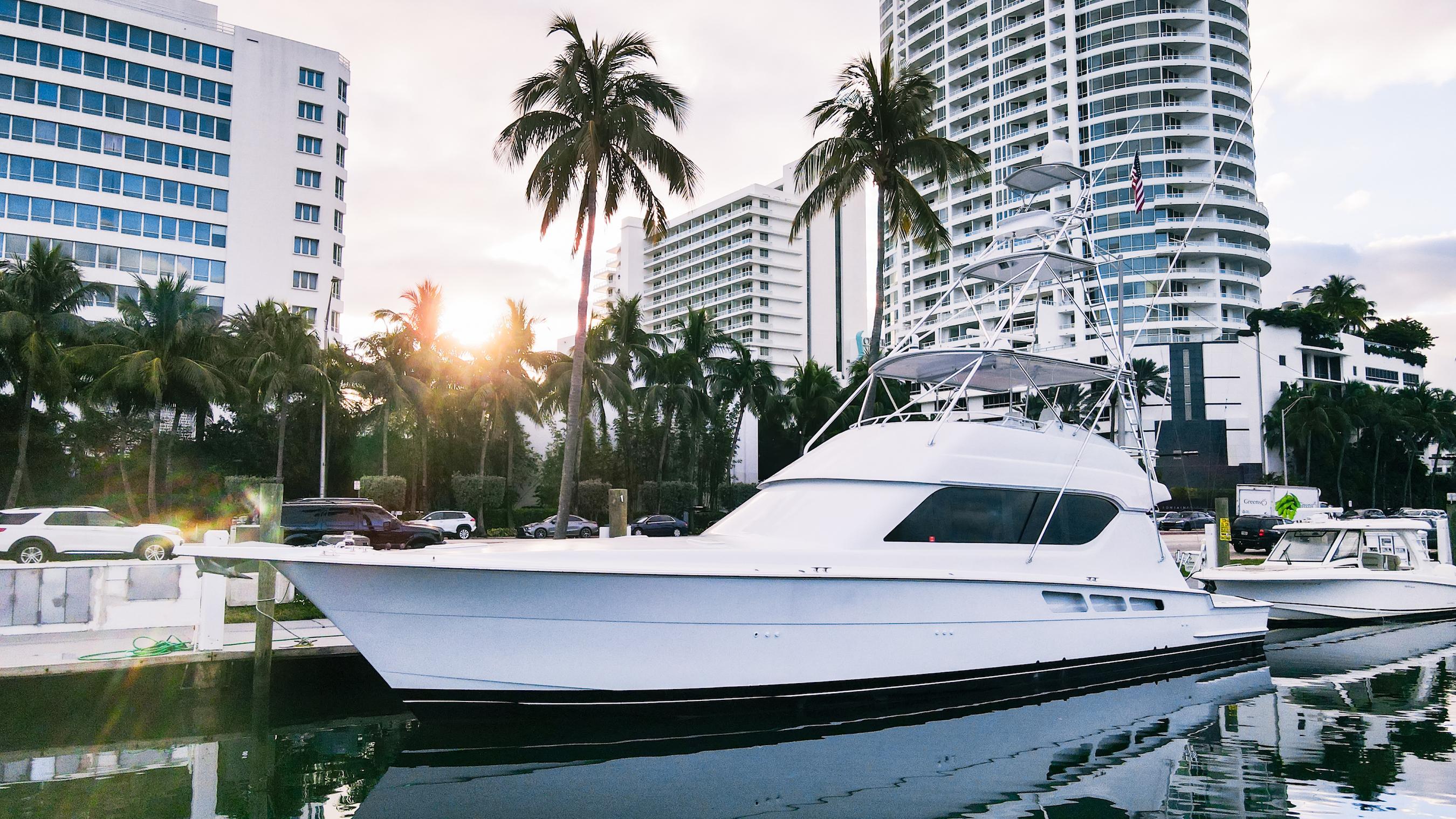 2001 Hatteras 65