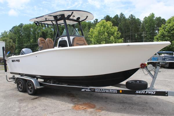 2024 Sea Pro 242 Center Console