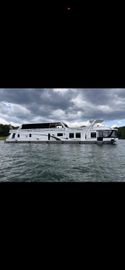 2007 Sumerset Houseboat 21’x106’