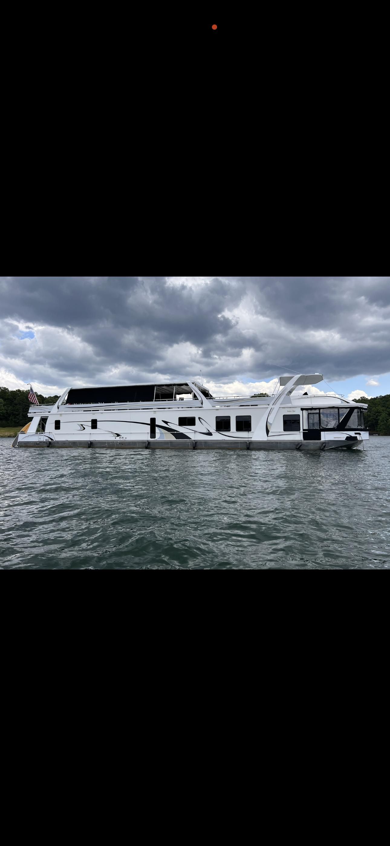 2007 Sumerset Houseboat 21’x106’