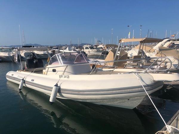 2015 Capelli Tempest 900 WA