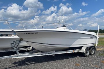 2001 Angler 2100 Center Console