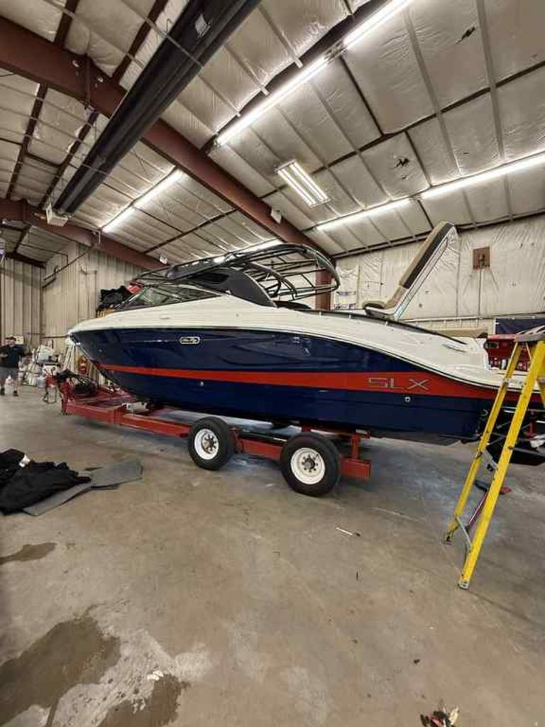 Sea Ray SLX 280