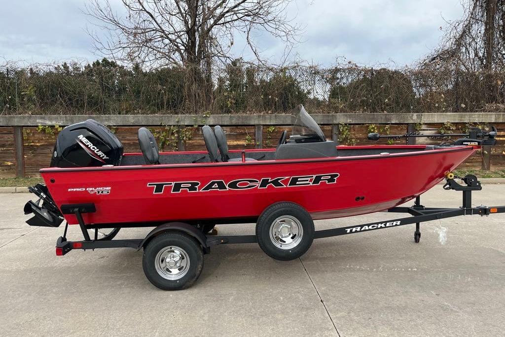 2026 Tracker Pro Guide V-16 SC
