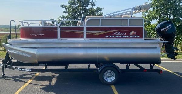 2025 Sun Tracker Bass Buggy 16 XL Select