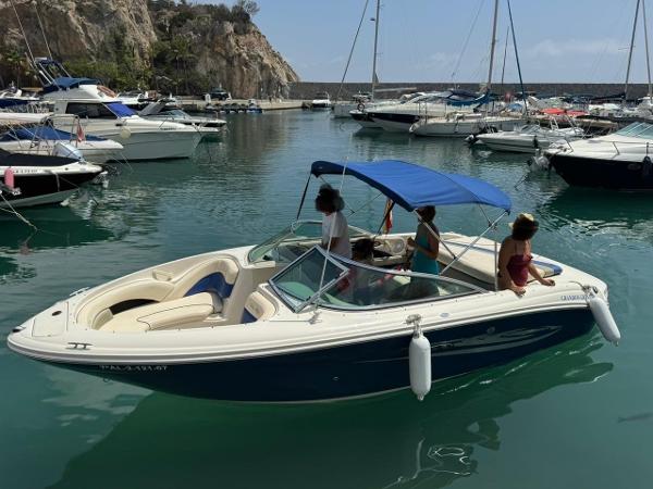 2004 Sea Ray 220 Select
