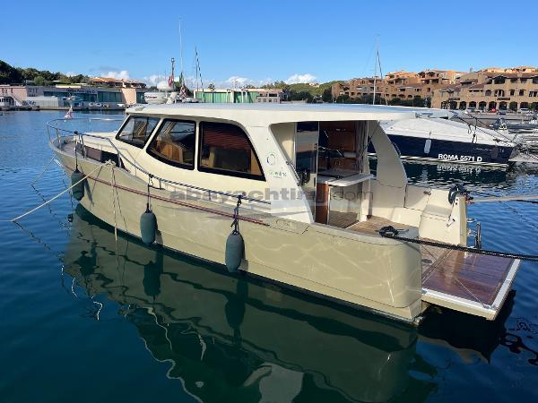 2011 Greenline 33 Hybrid