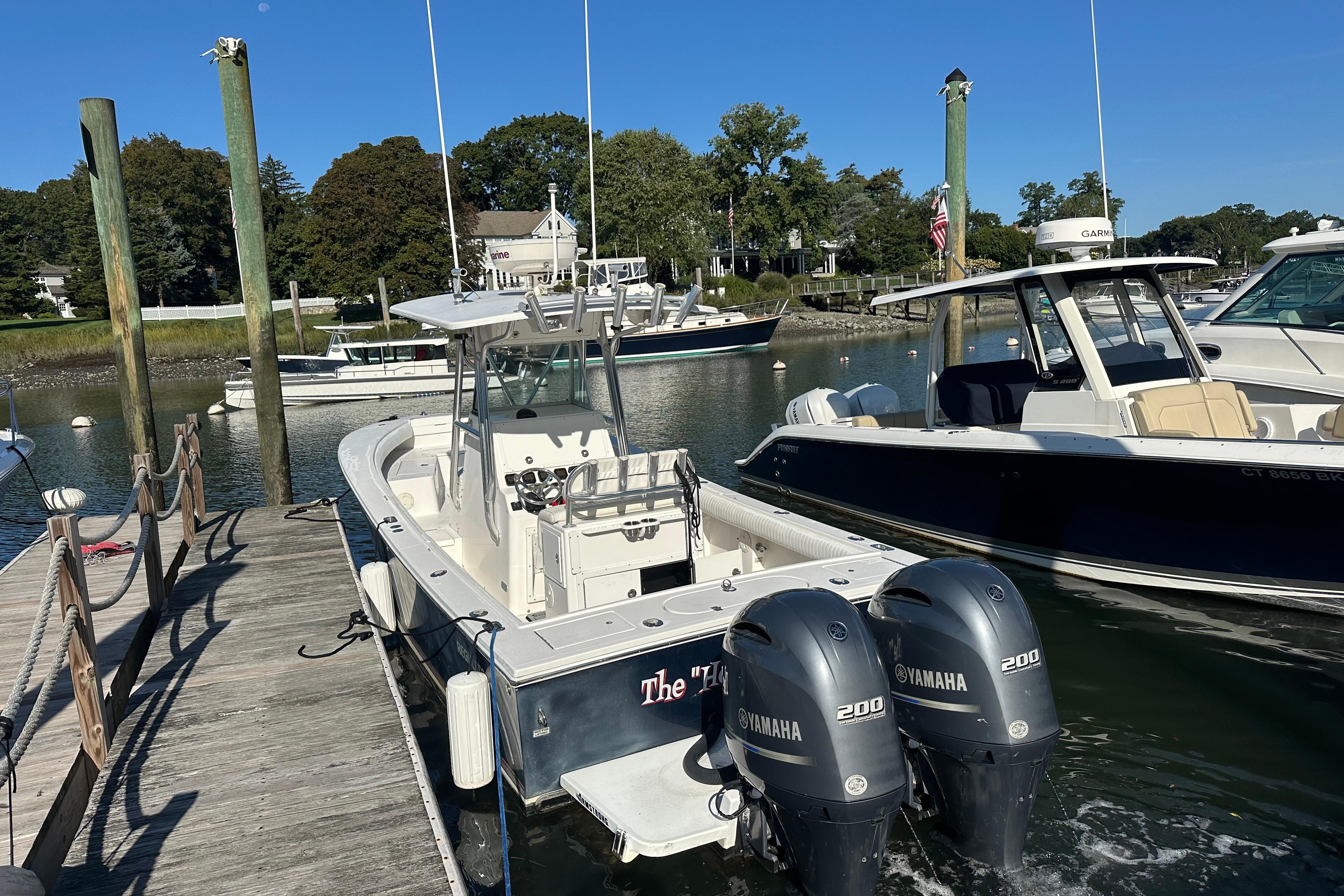 2008 Regulator 26 Forward Seating