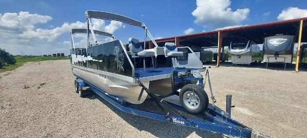 1990 Landau Tritoon 24 ft