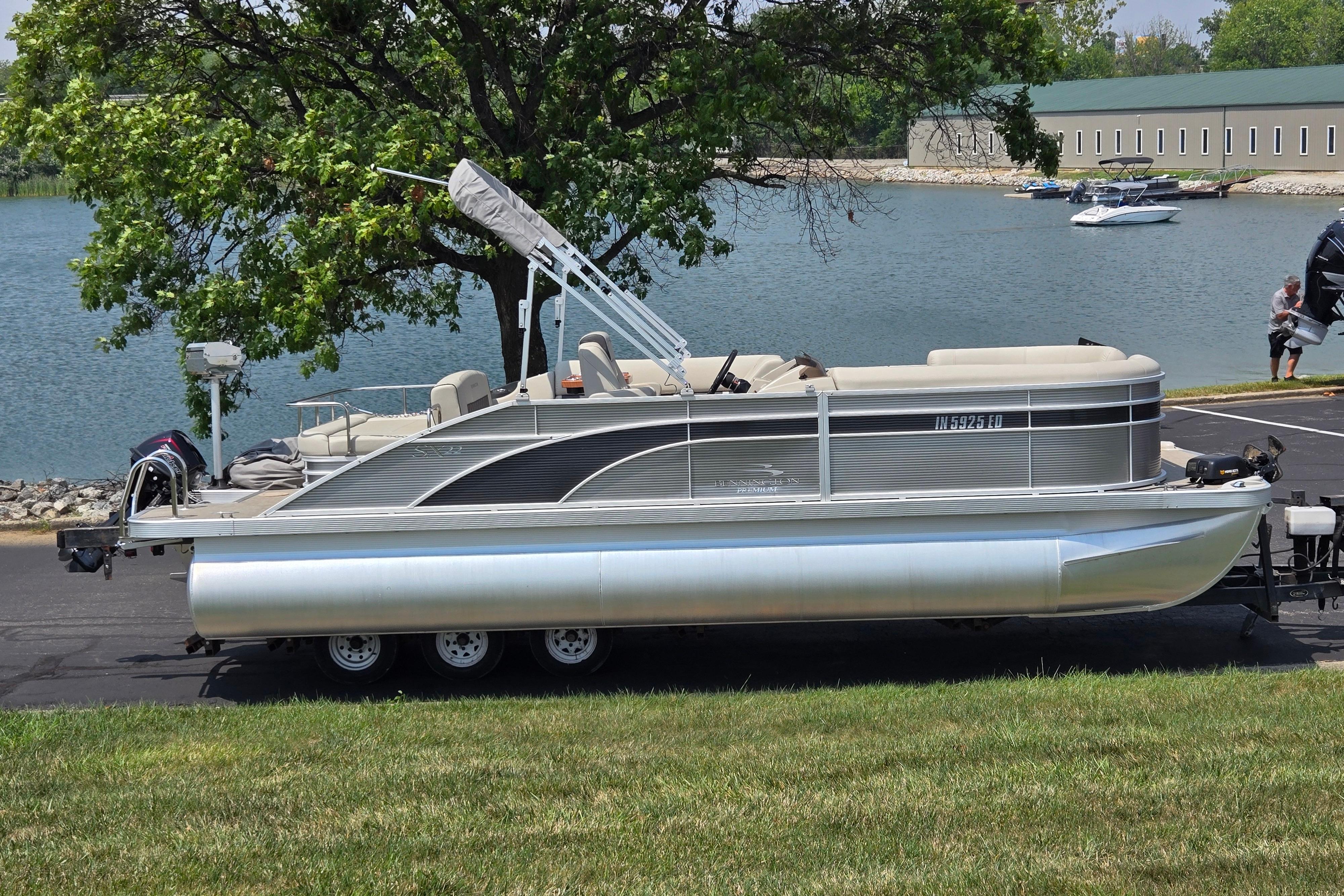 2019 Bennington SX 22 Premium Cruise