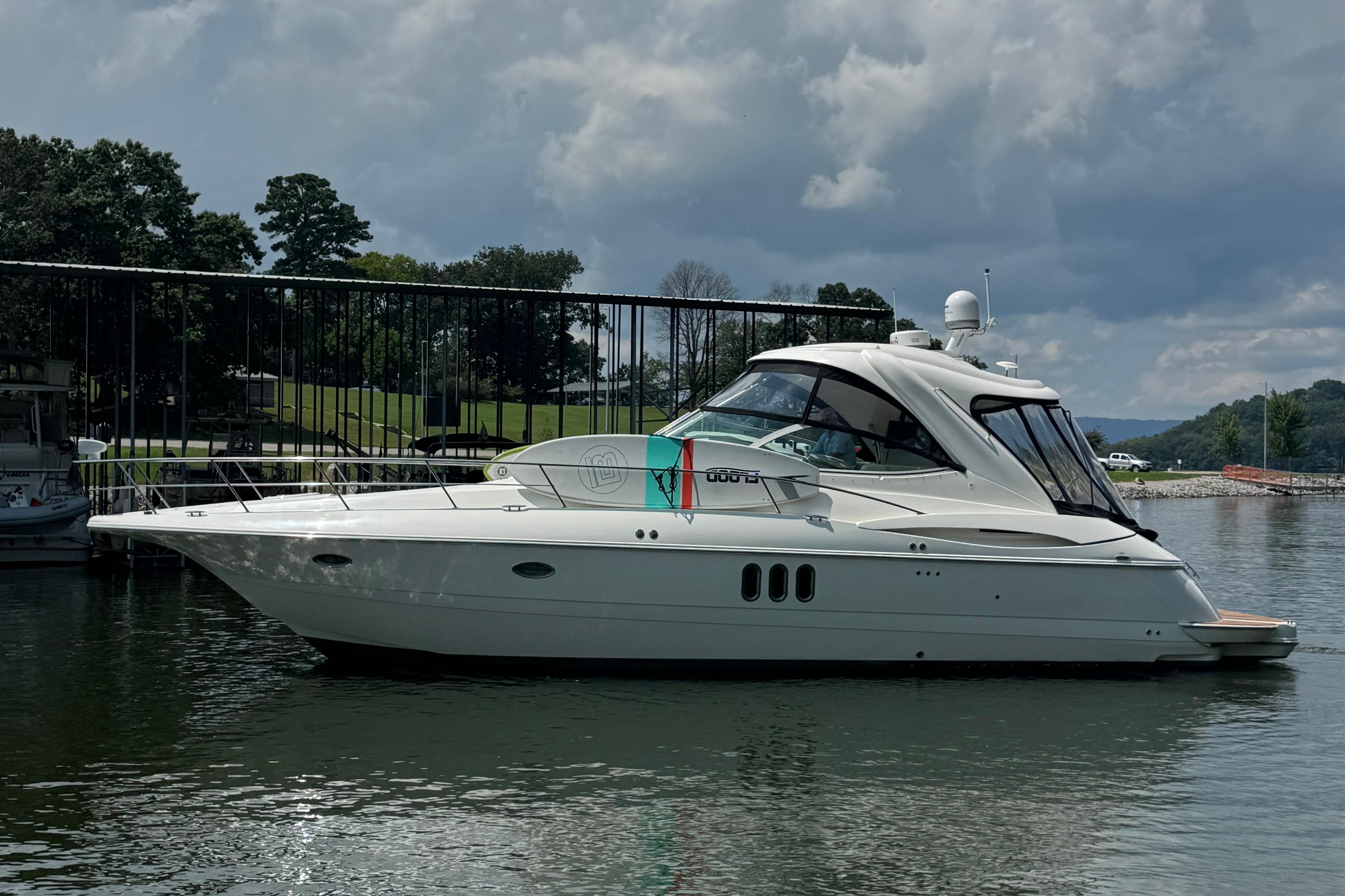 2007 Cruisers Yachts 420 Express