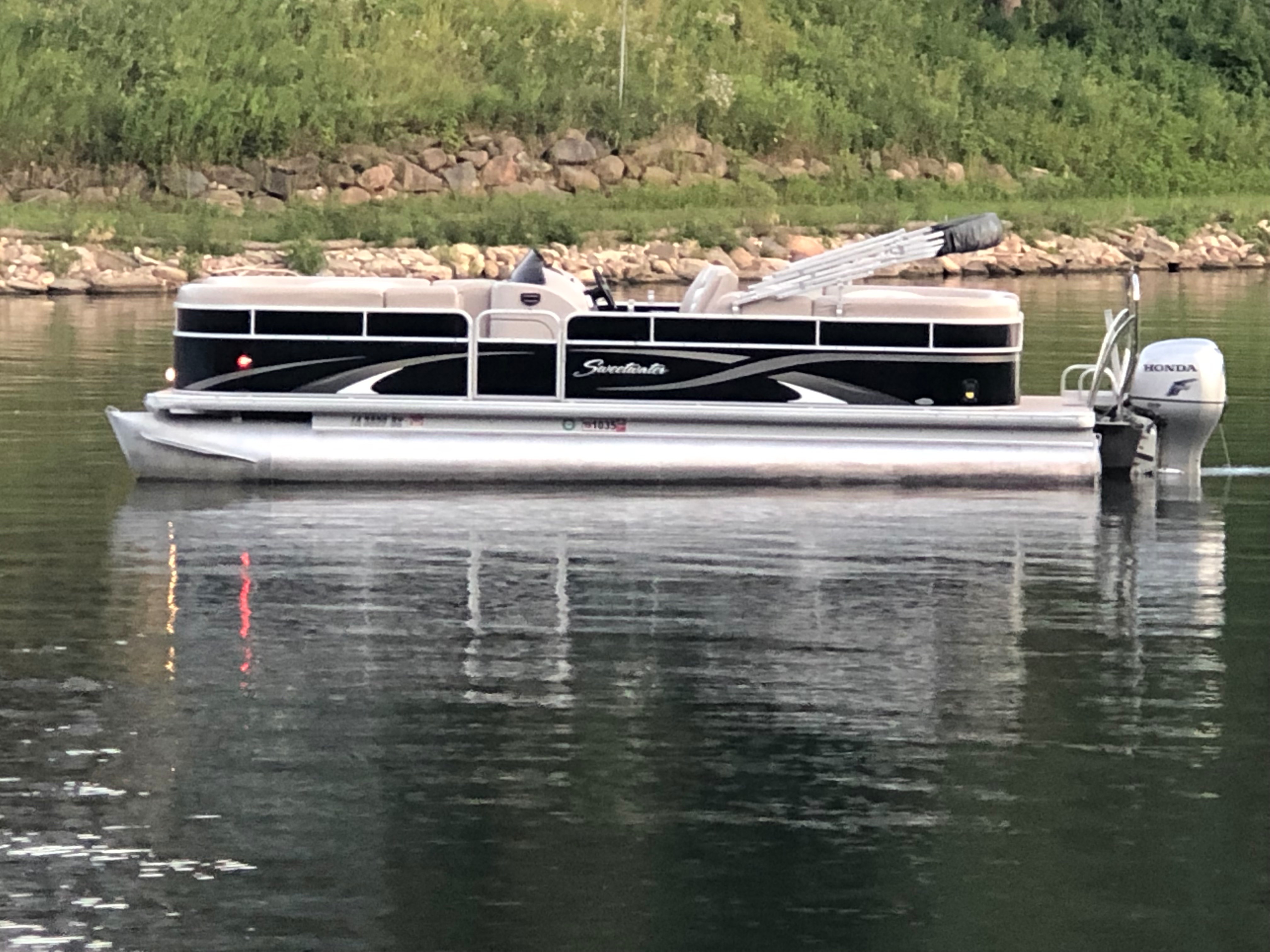 Used pontoon boats for sale in Iowa