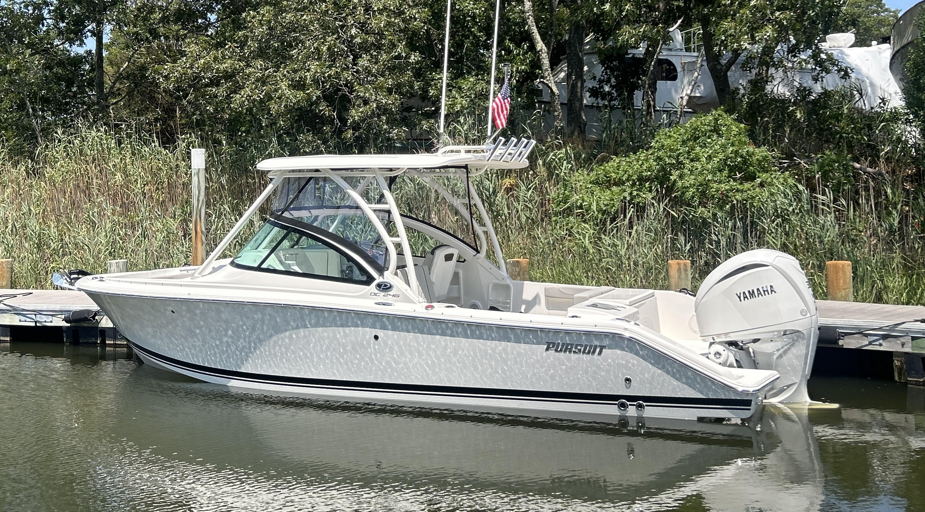 2026 Pursuit DC 246 Dual Console