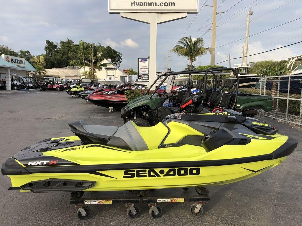 Гидроцикл brp gtx. BRP Sea-Doo RXT-X 300. Sea Doo RXT 300. Гидроцикл BRP GTX 300 2019. BRP Sea Doo RXT.
