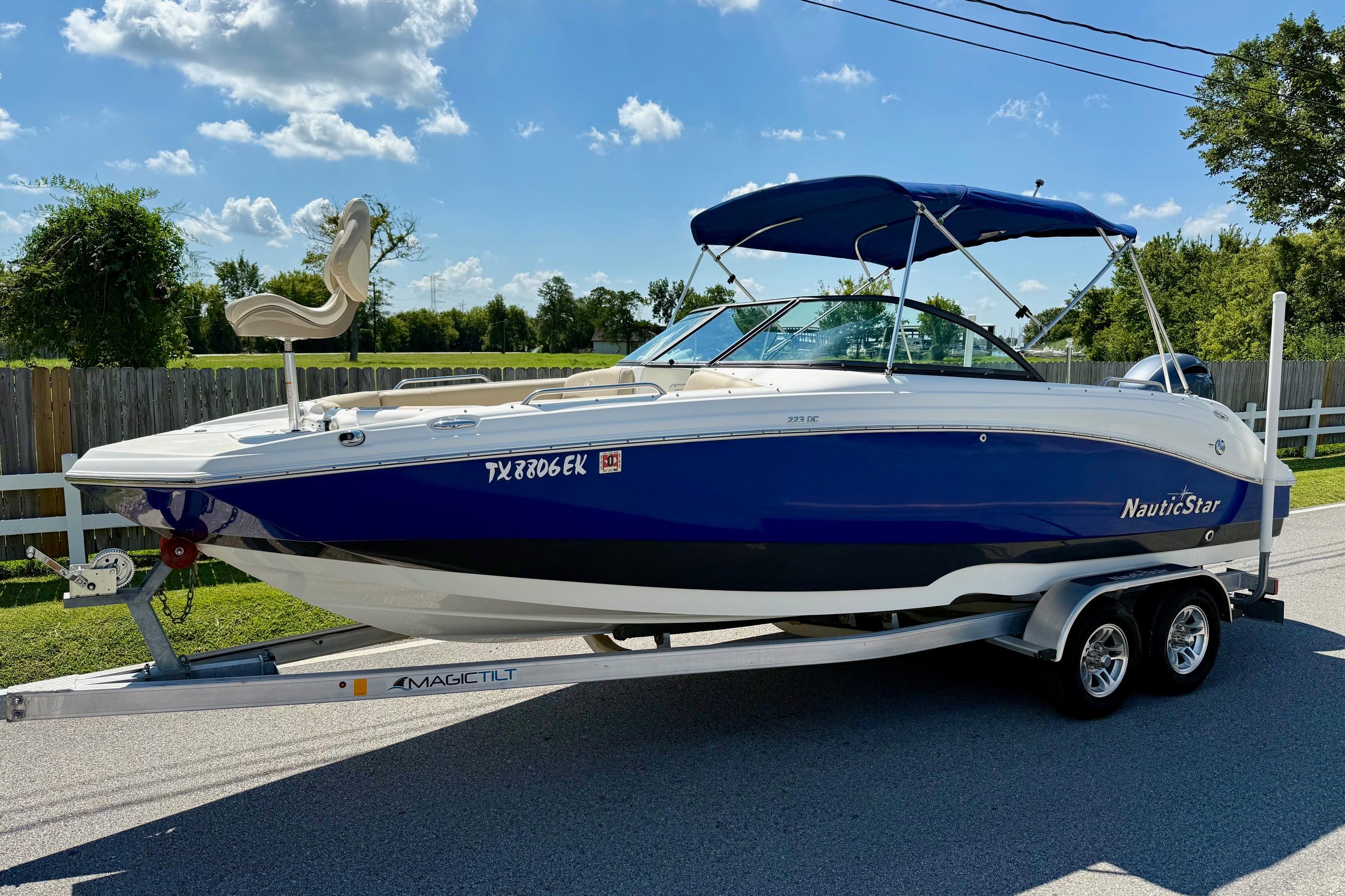 2018 NauticStar 223 DC