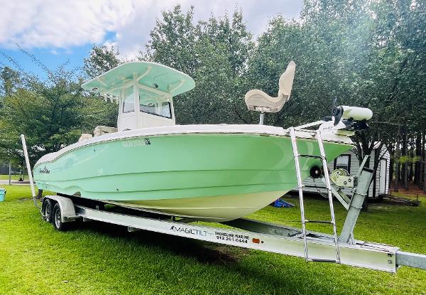 2022 NauticStar 251 Hybrid