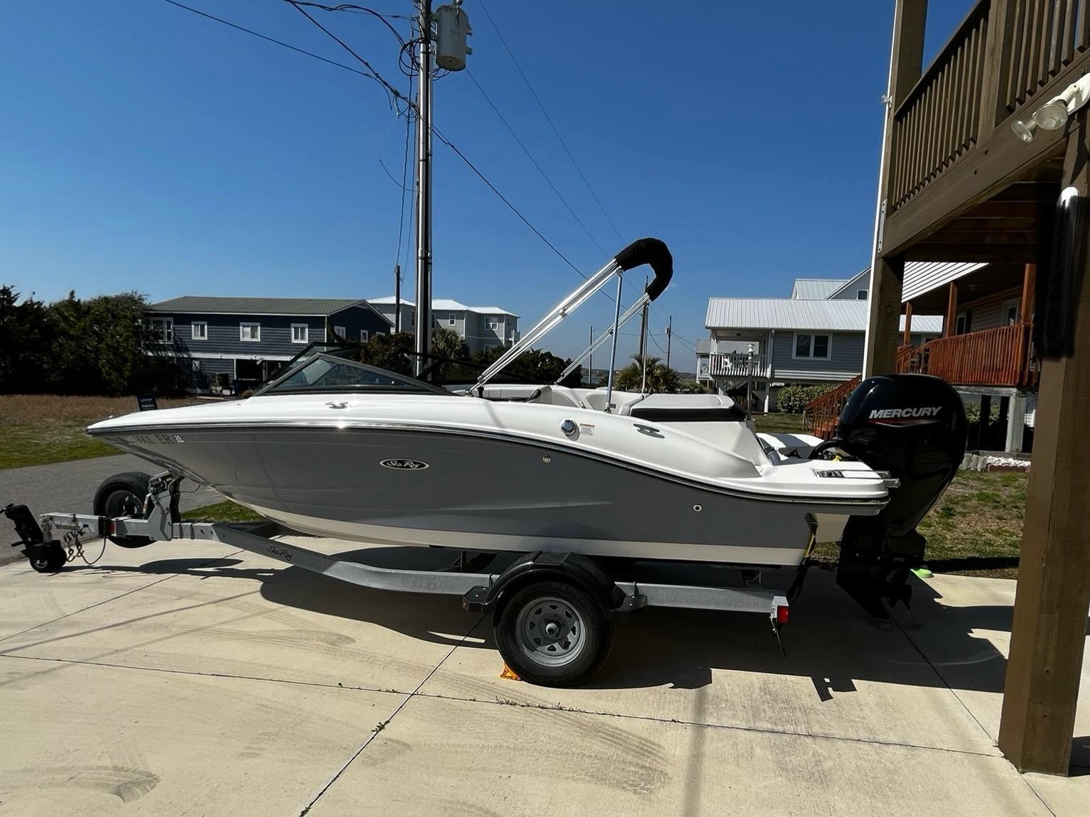 2021 Sea Ray SPX 190 Outboard