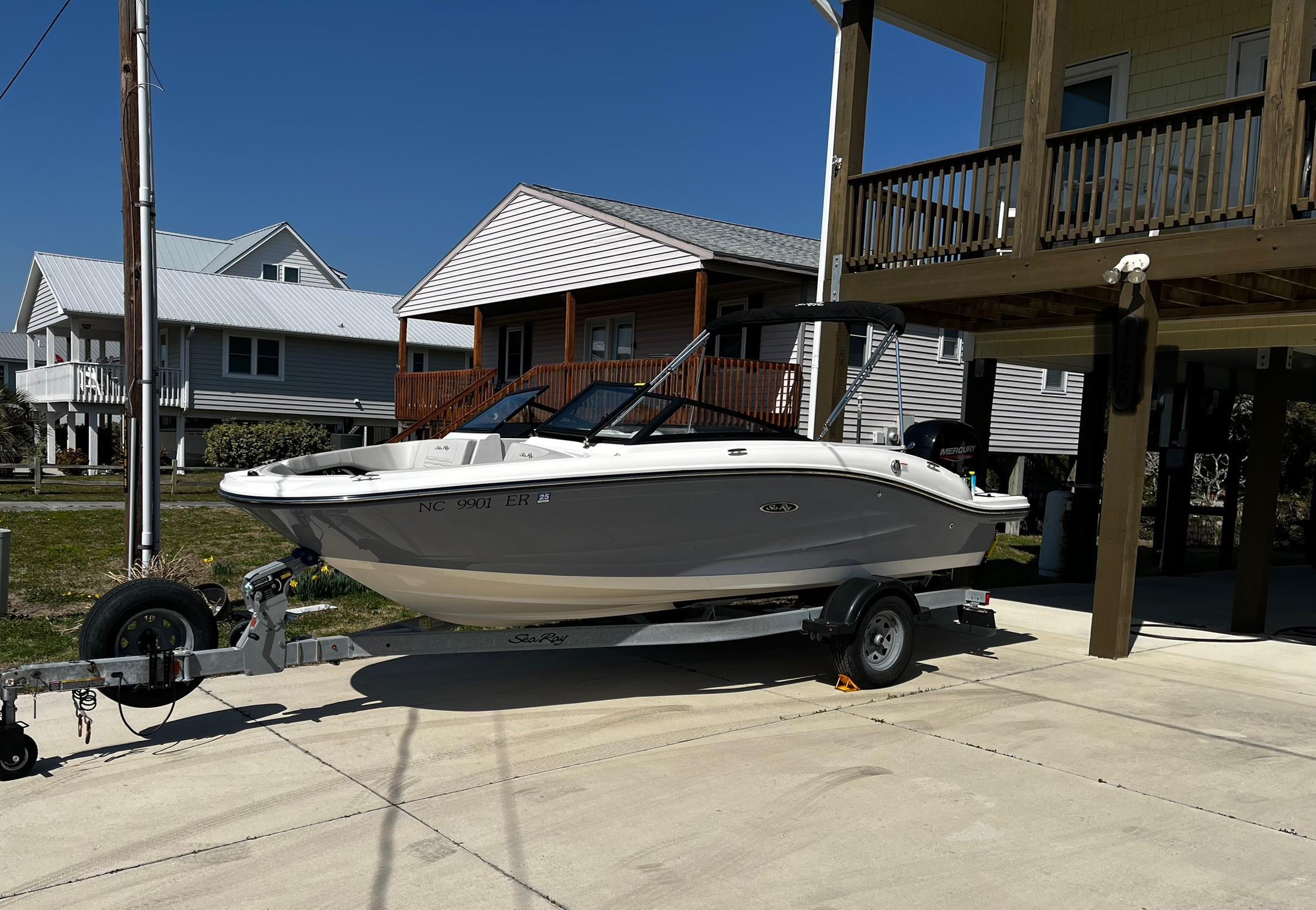 2021 Sea Ray SPX 190 Outboard