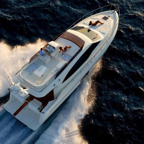 2011 Ferretti Yachts Ferretti 530