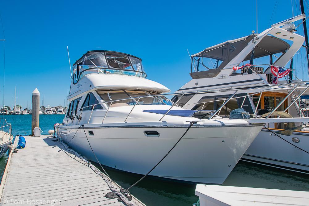 2002 Bayliner 3988 Command Bridge Motoryacht