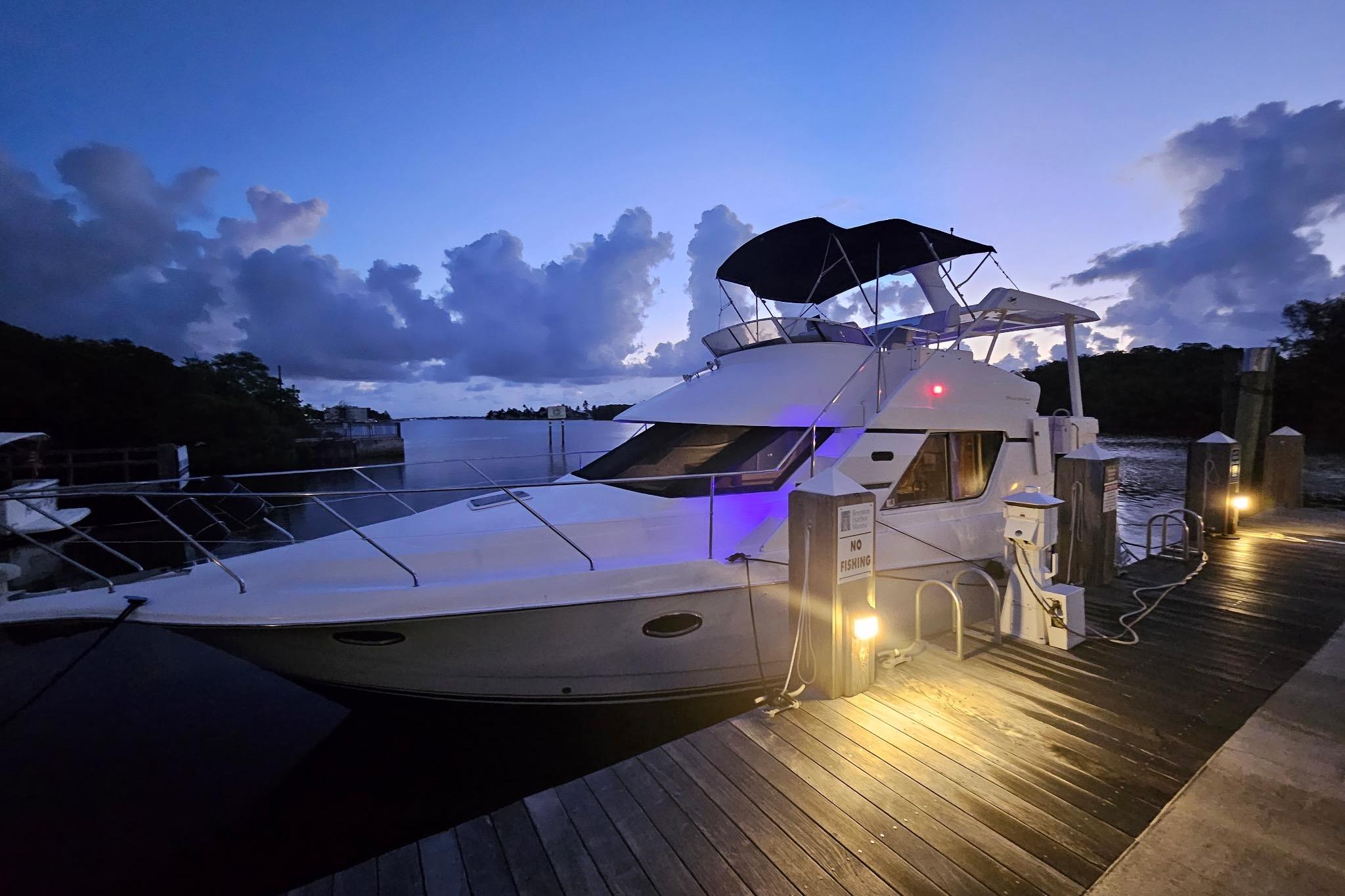 2002 Silverton 352 Motor Yacht
