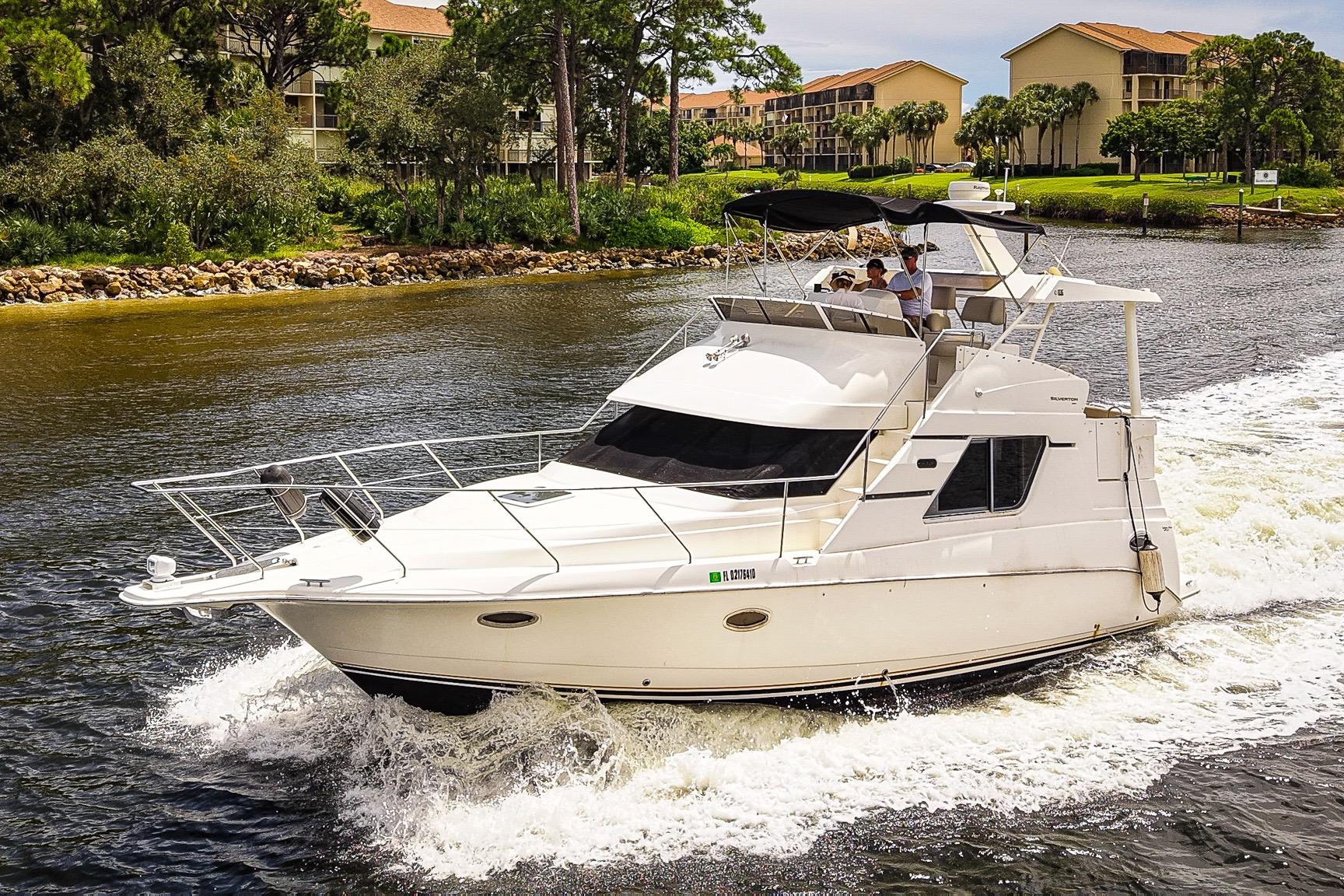 2002 Silverton 352 Motor Yacht