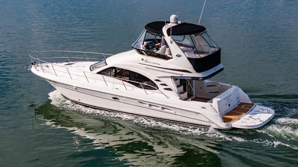Sea Ray 455 Sedan Bridge