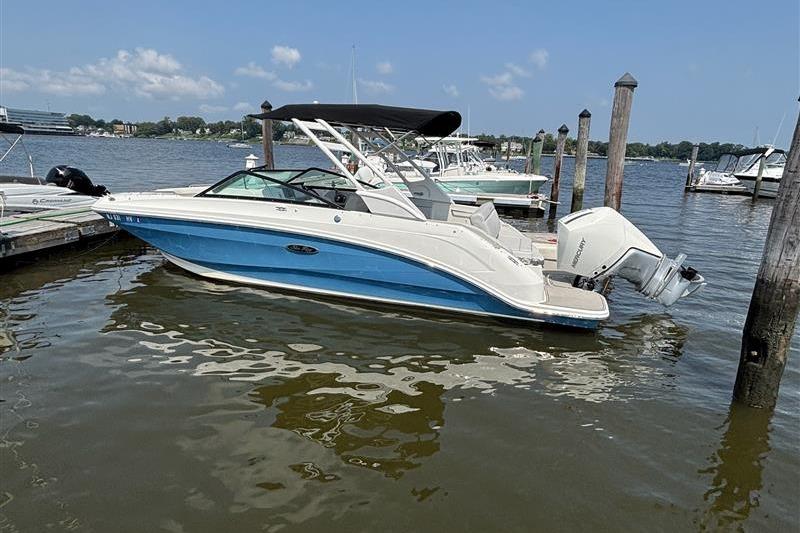 2025 Sea Ray SDX 250 Outboard