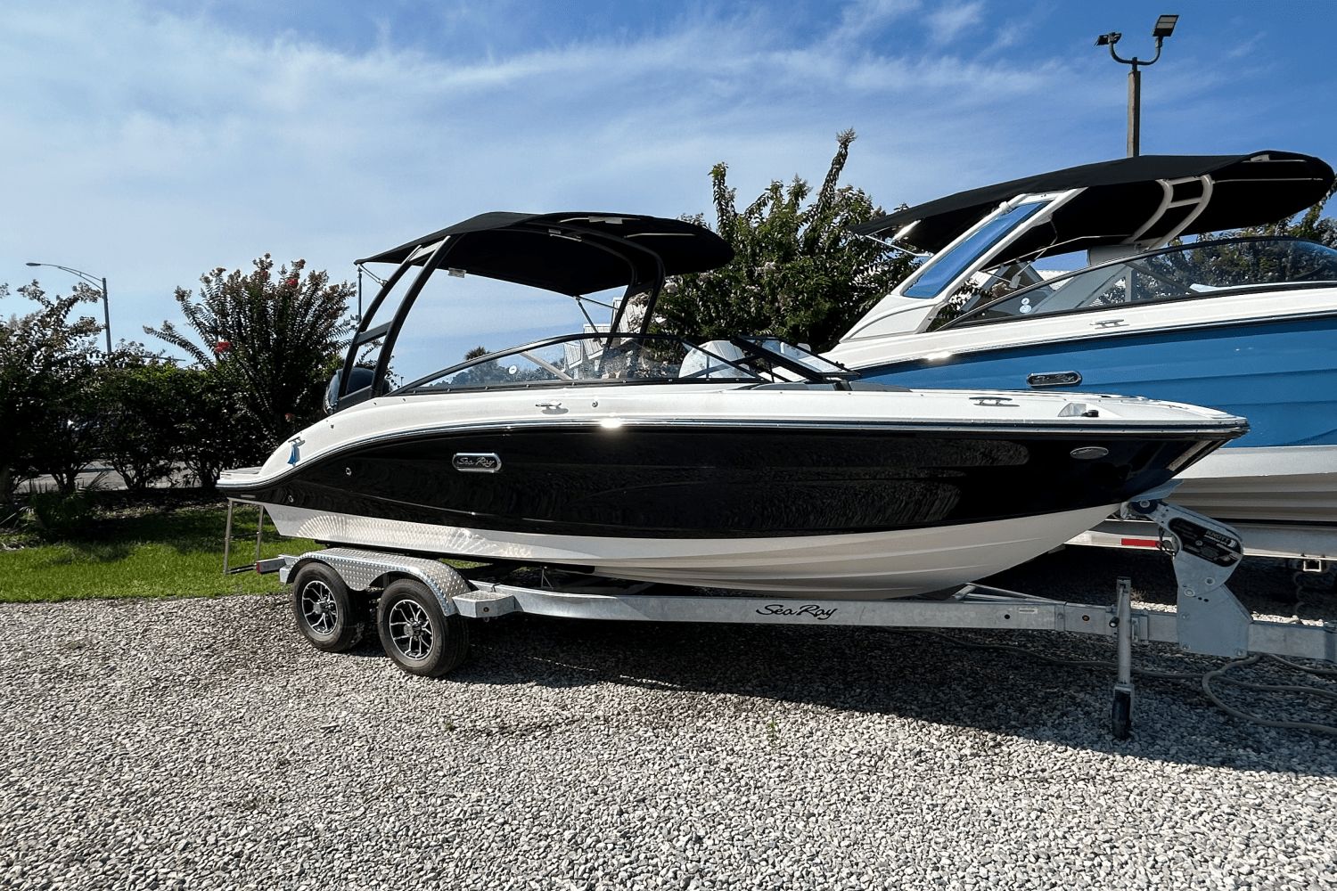 2025 Sea Ray SPX 190 Outboard