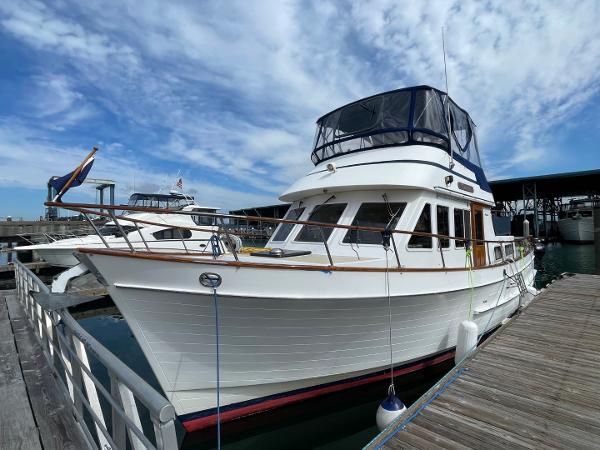 1983 Ocean Alexander 40 Double Cabin