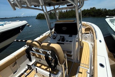 2019 Sportsman Open 252 Center Console