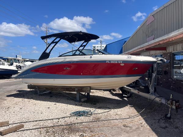 2021 Sea Ray SDX 270 Outboard