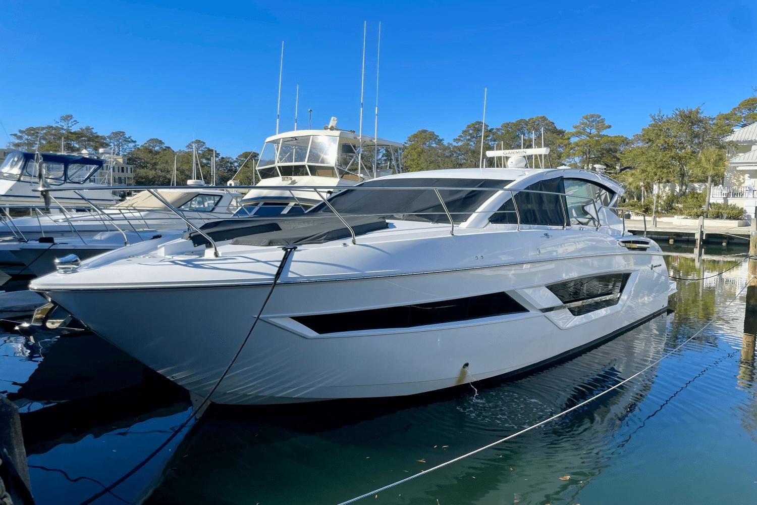 Cruisers Yachts 46 Cantius