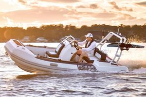 Highfield Velox 420 Manufacturer Provided Image