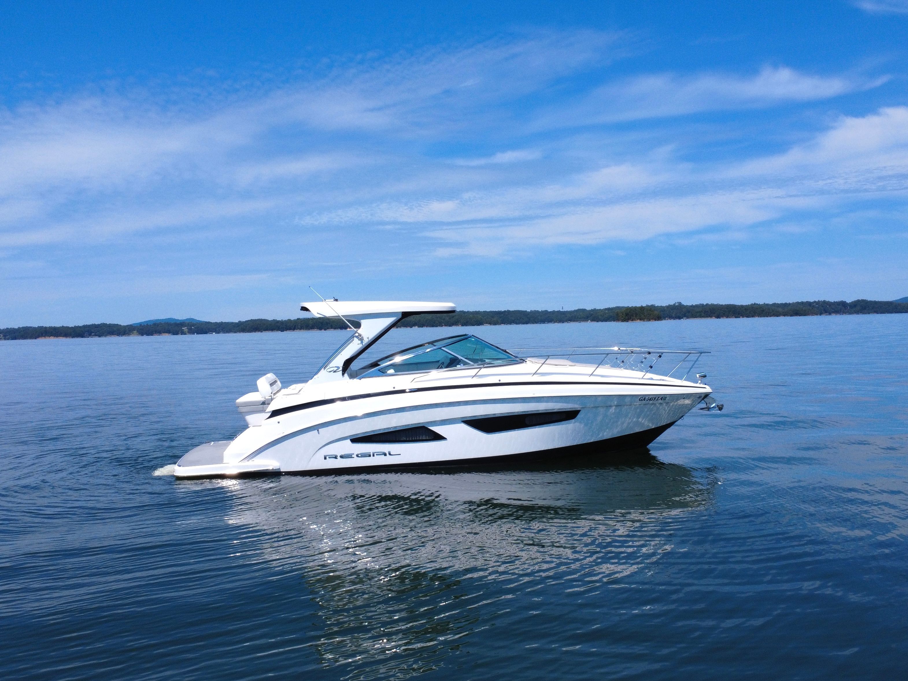 2022 Regal 33 Express