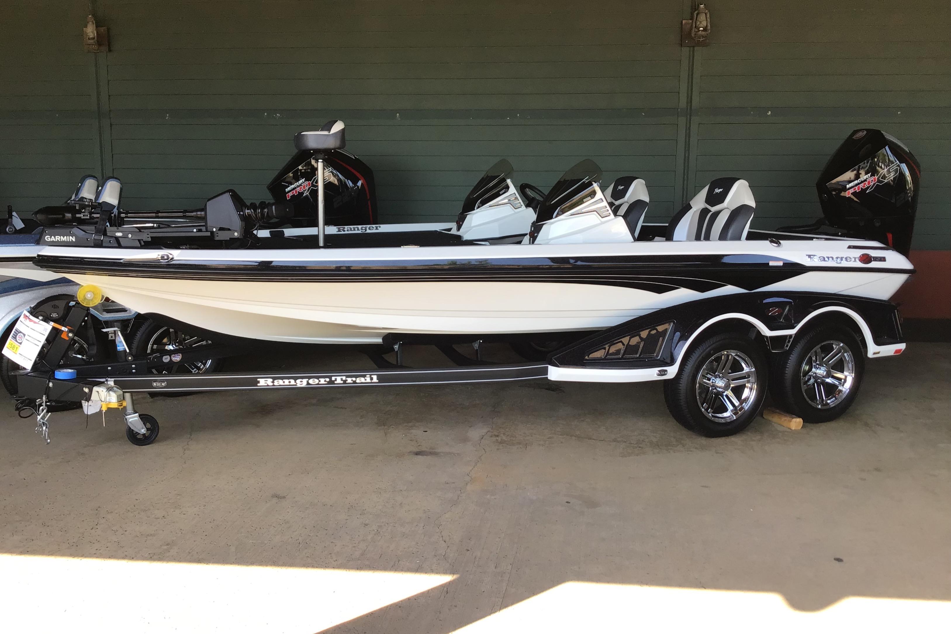 Ranger Z519R Cup-Equipped 2025 Ranger Z519R Cup-Equipped boat on trailer, sleek design, dual seats, and modern features.