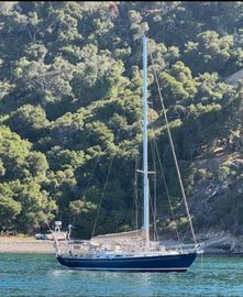 1999 Passport Royal 43