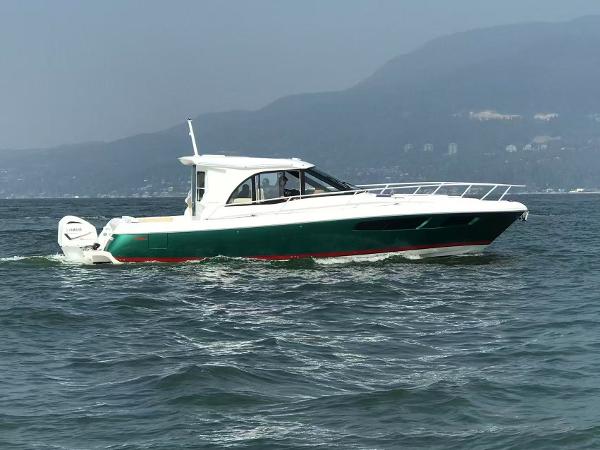 2018 Intrepid 410 Evolution