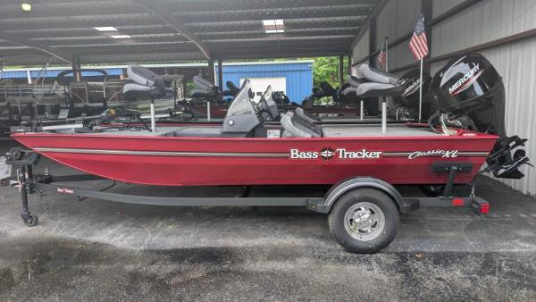 Tracker Bass Tracker Classic XL 2025 Tracker Bass Tracker Classic XL boat in a covered storage area.