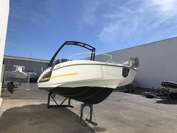 2014 Beneteau Flyer 6.6 Sportdeck