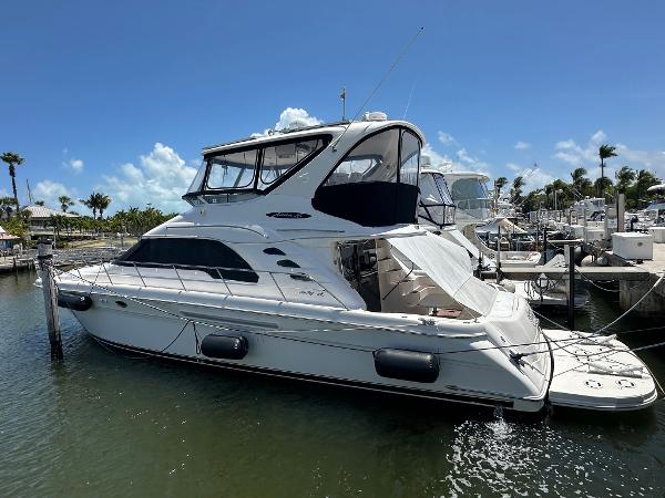 Sea Ray 560 Sedan Bridge