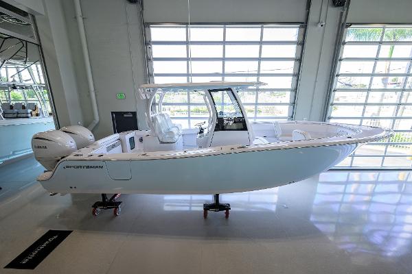 2025 Sportsman Open 282 Center Console