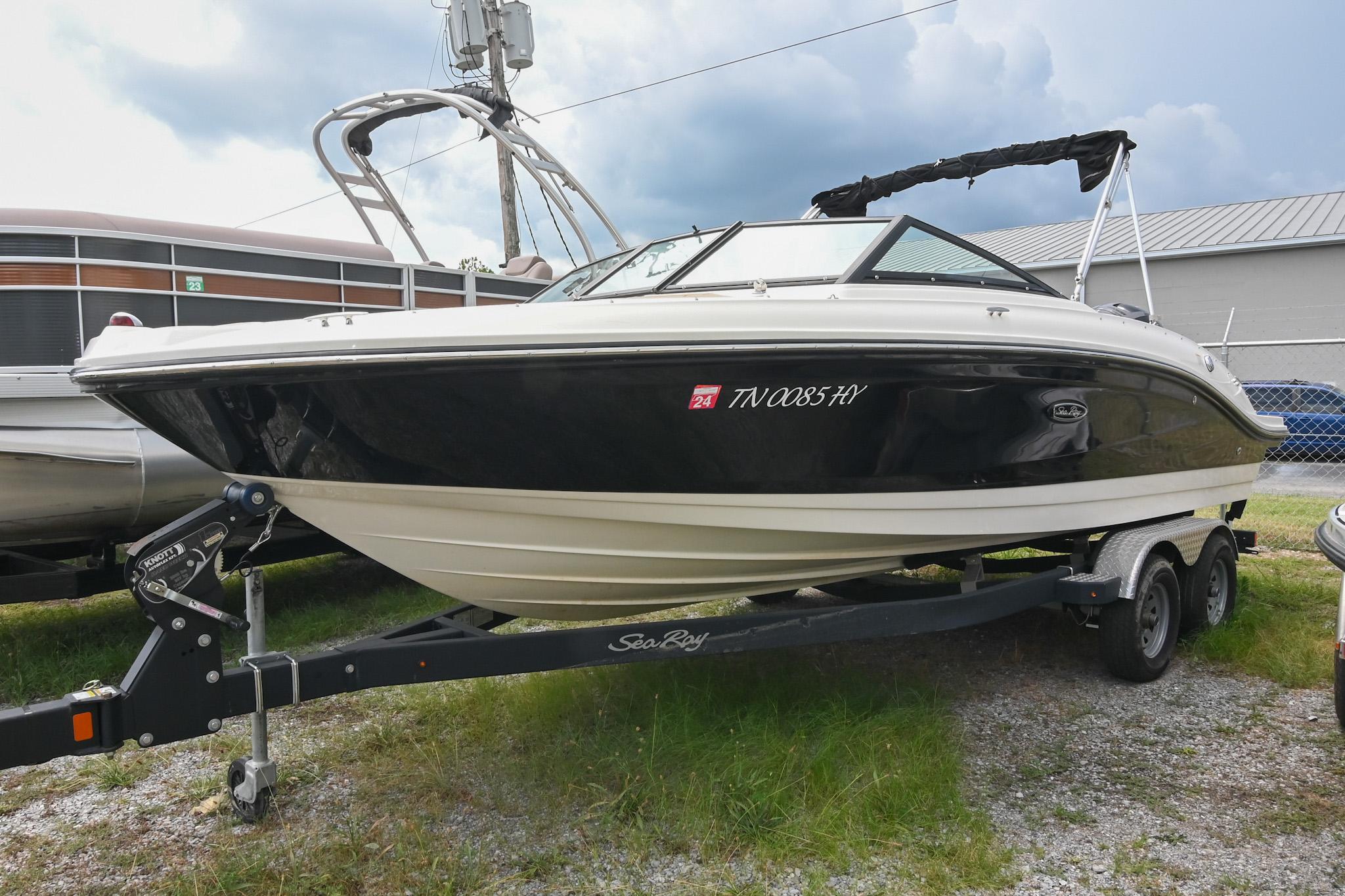 2018 Sea Ray SPX 210 Outboard
