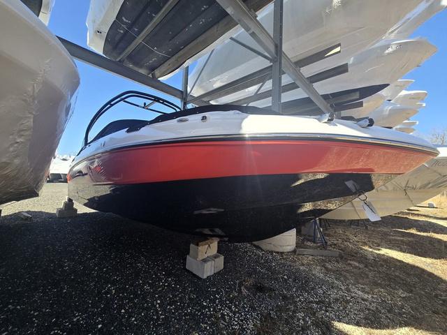 Hurricane SunDeck 2400 OB