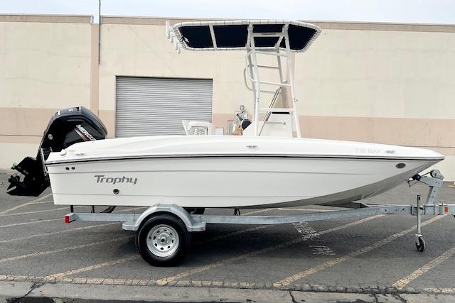 2026 Bayliner Trophy T18