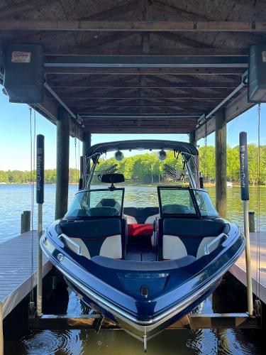 2018 MasterCraft XT21