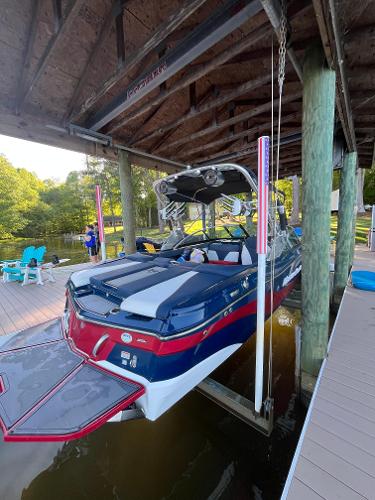 2018 MasterCraft XT21
